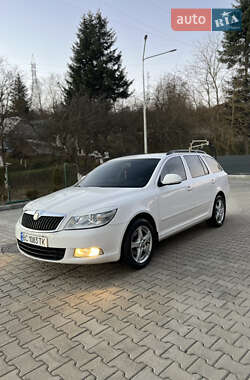 Универсал Skoda Octavia 2012 в Старом Самборе