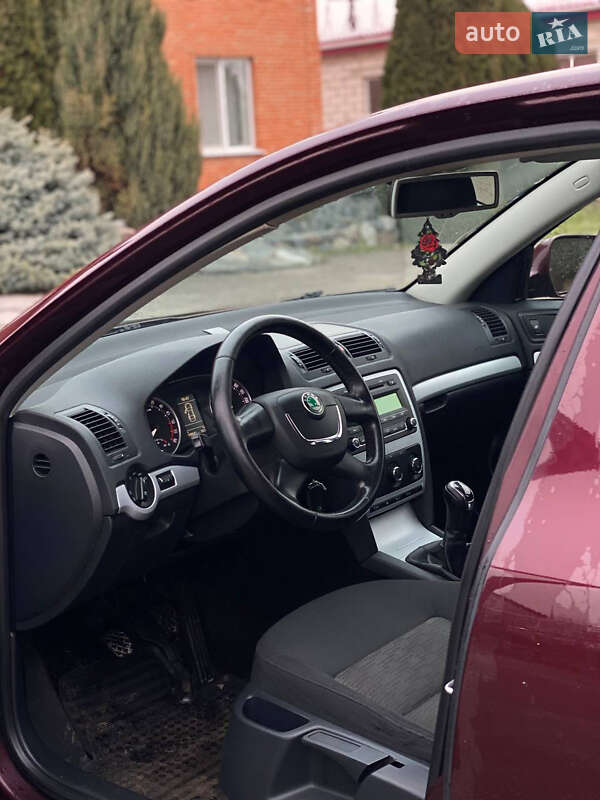 Лифтбек Skoda Octavia 2011 в Кропивницком