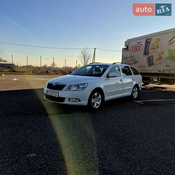 Універсал Skoda Octavia 2009 в Чернівцях