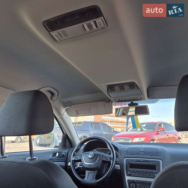 Універсал Skoda Octavia 2009 в Чернівцях