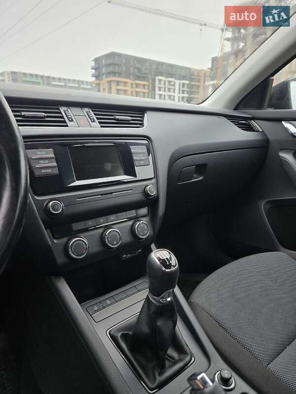 Ліфтбек Skoda Octavia 2016 в Ужгороді