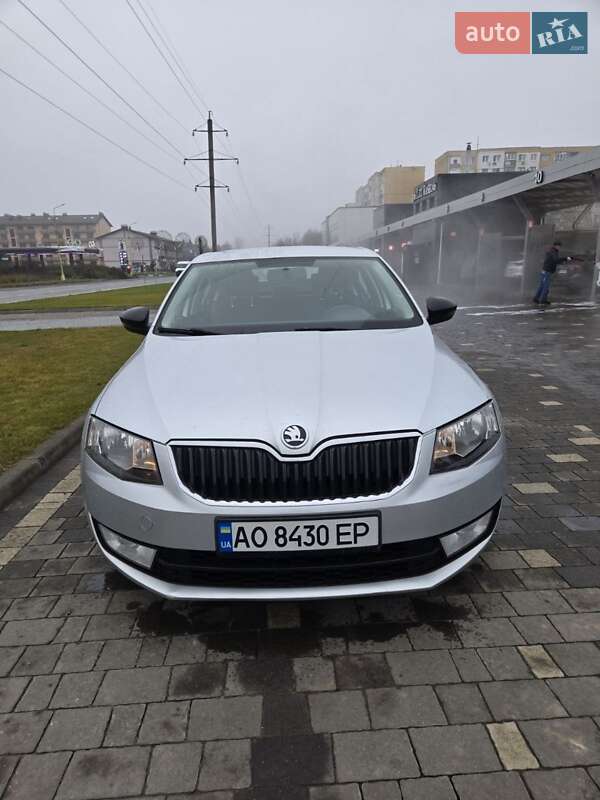 Ліфтбек Skoda Octavia 2016 в Ужгороді