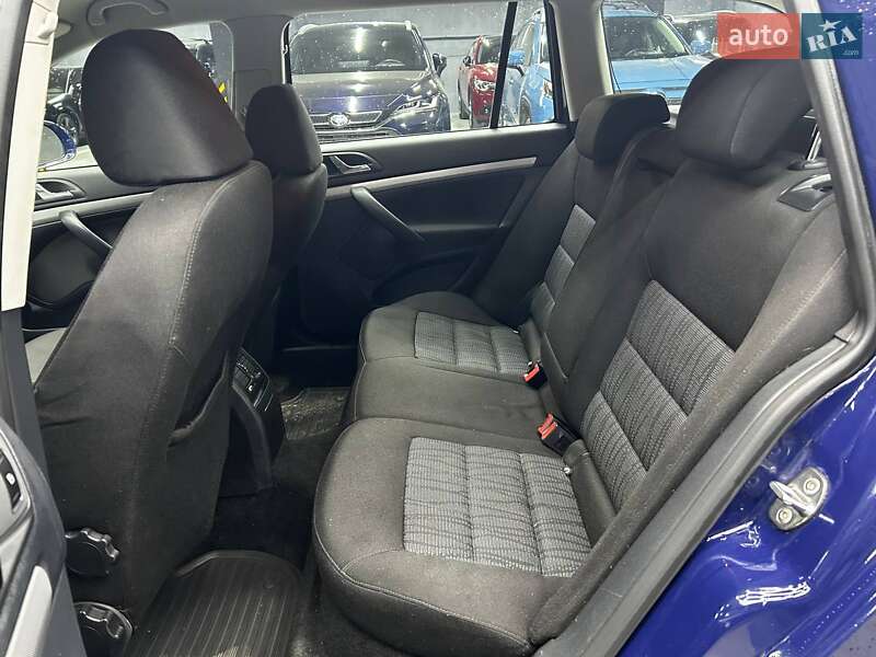 Універсал Skoda Octavia 2012 в Чернівцях