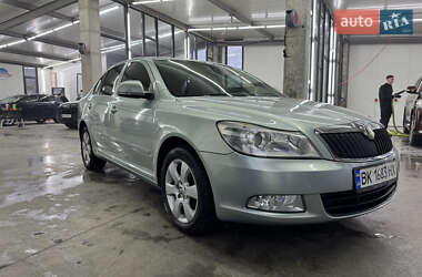 Лифтбек Skoda Octavia 2009 в Ровно