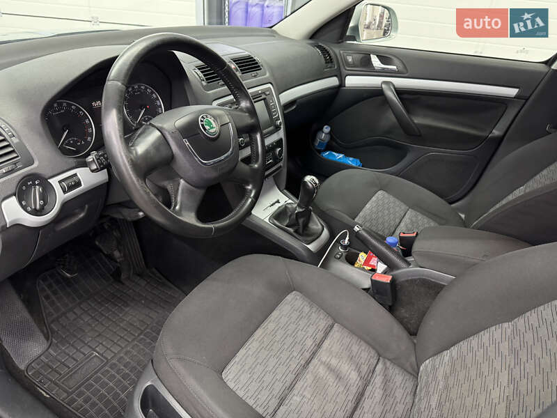 Лифтбек Skoda Octavia 2009 в Ровно
