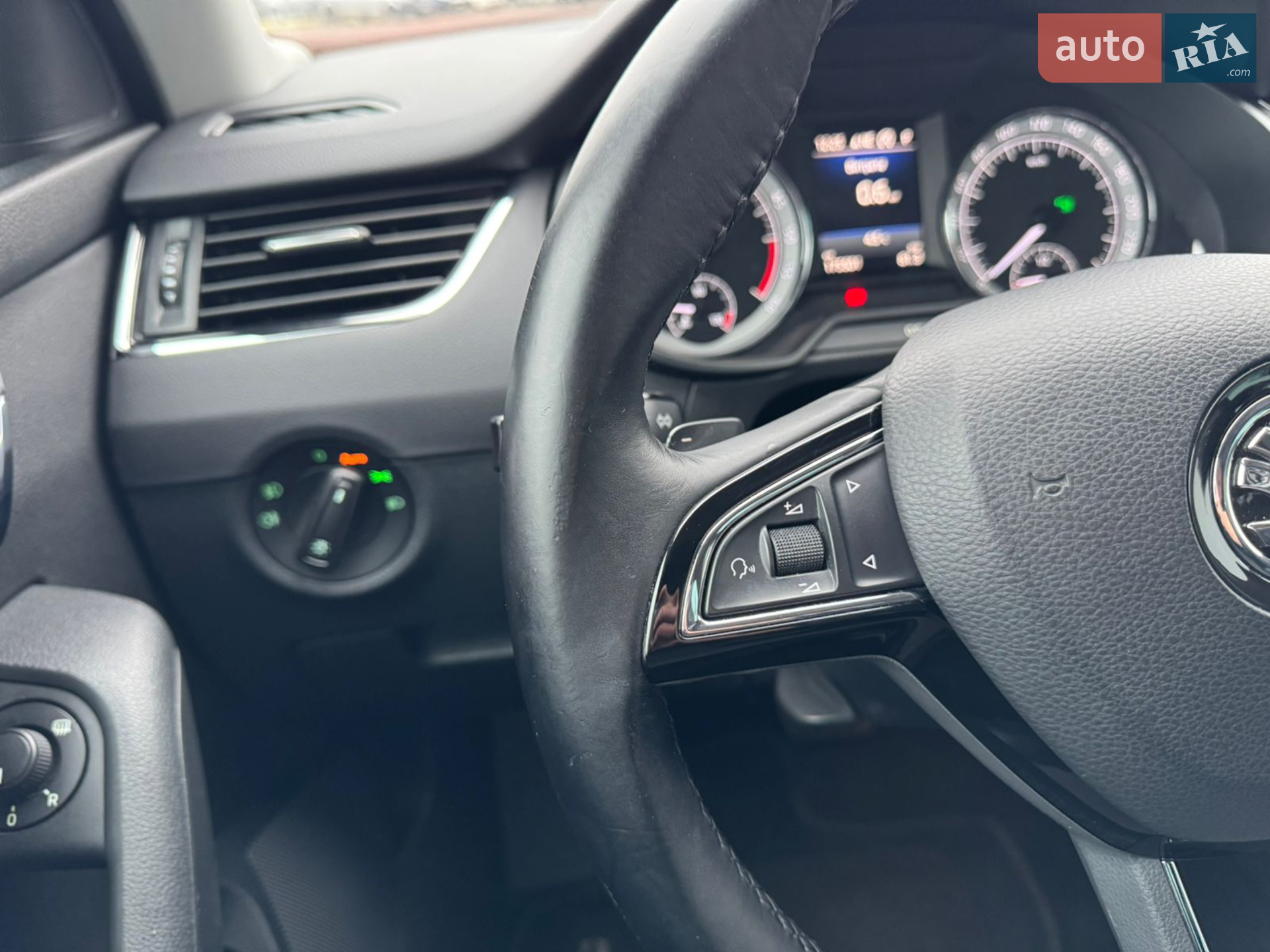 2017 Skoda Octavia - мініатюра 17