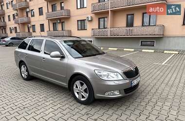 Універсал Skoda Octavia 2011 в Ужгороді