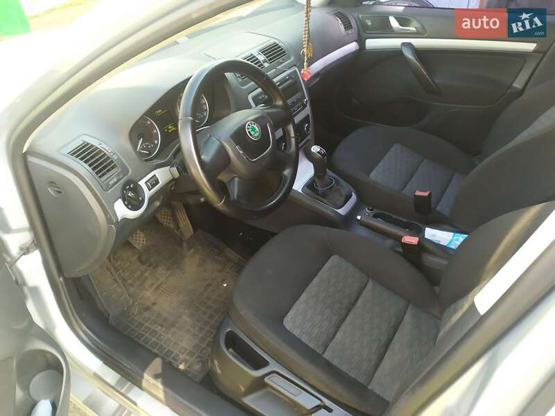 Ліфтбек Skoda Octavia 2009 в Драбіву