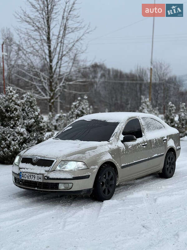 Лифтбек Skoda Octavia 2004 в Дубовом фото Лифтбек Skoda Octavia 2004 в Дубовом
