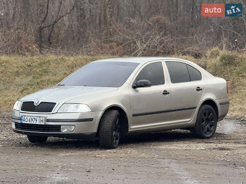 Лифтбек Skoda Octavia 2004 в Дубовом фото 6 Лифтбек Skoda Octavia 2004 в Дубовом