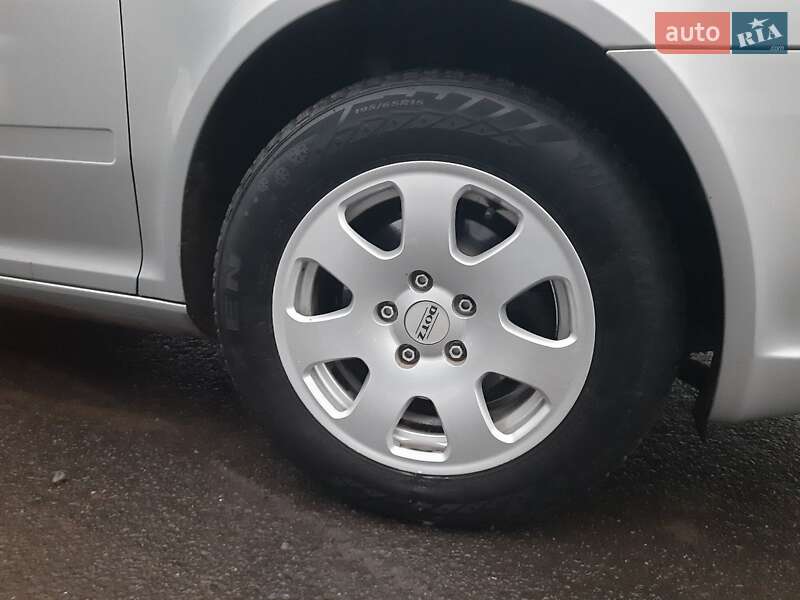 Универсал Skoda Octavia 2009 в Шепетовке