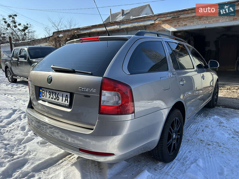 Универсал Skoda Octavia 2009 в Полтаве