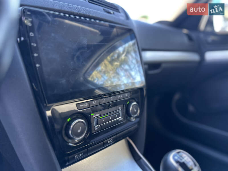 Универсал Skoda Octavia 2011 в Коростене