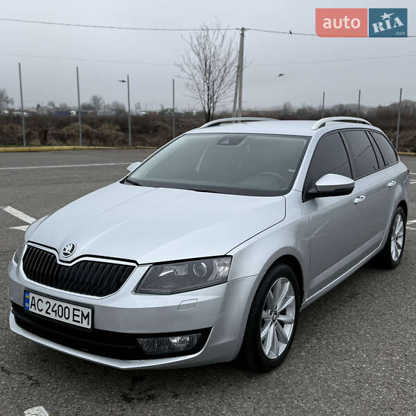 Універсал Skoda Octavia 2016 в Чернівцях