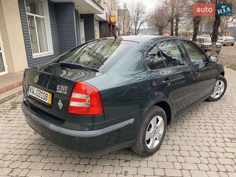 Лифтбек Skoda Octavia 2008 в Ямполе