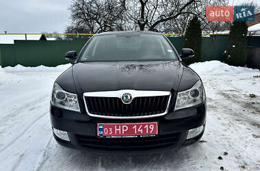 Универсал Skoda Octavia 2013 в Хороле
