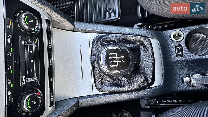 Универсал Skoda Octavia 2013 в Хороле