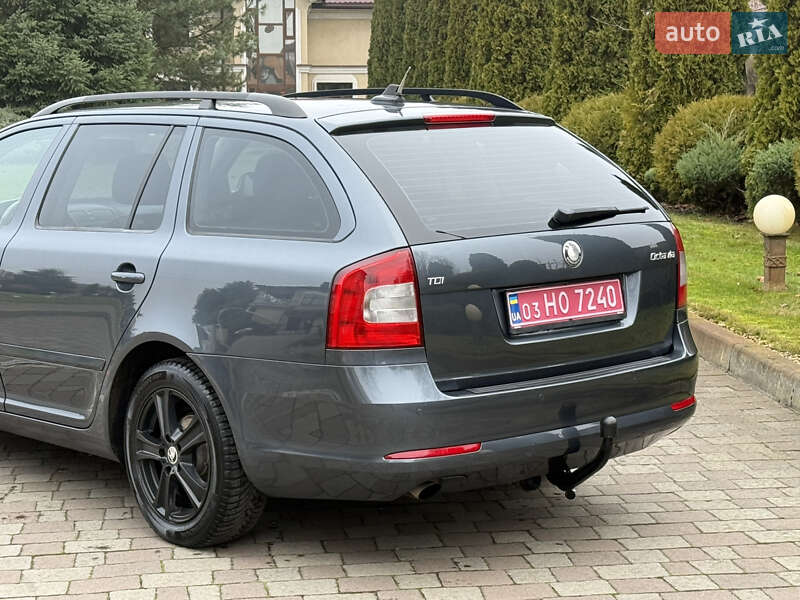 Універсал Skoda Octavia 2011 в Сарнах