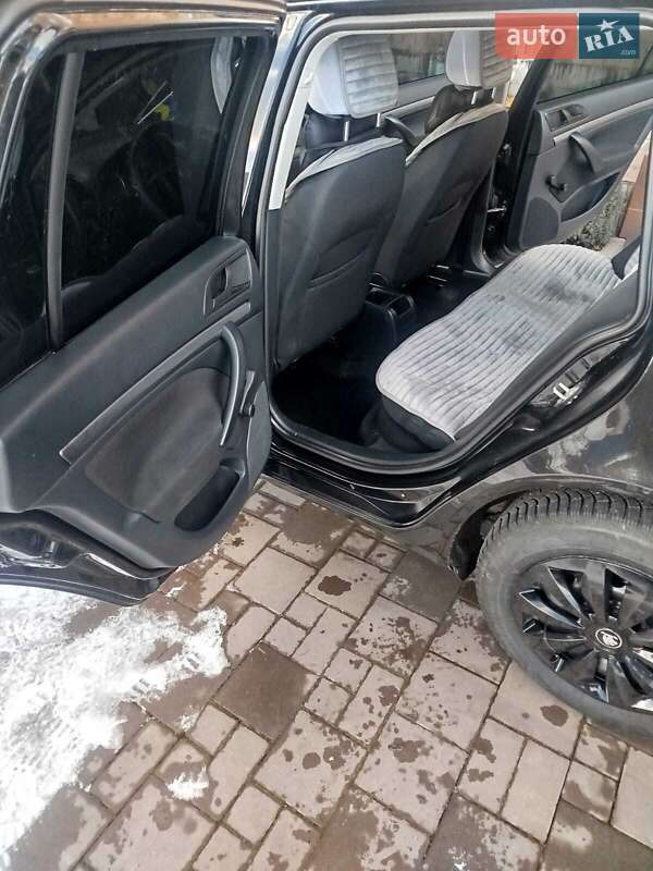 Универсал Skoda Octavia 2011 в Снятине