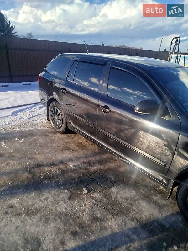 Универсал Skoda Octavia 2011 в Снятине