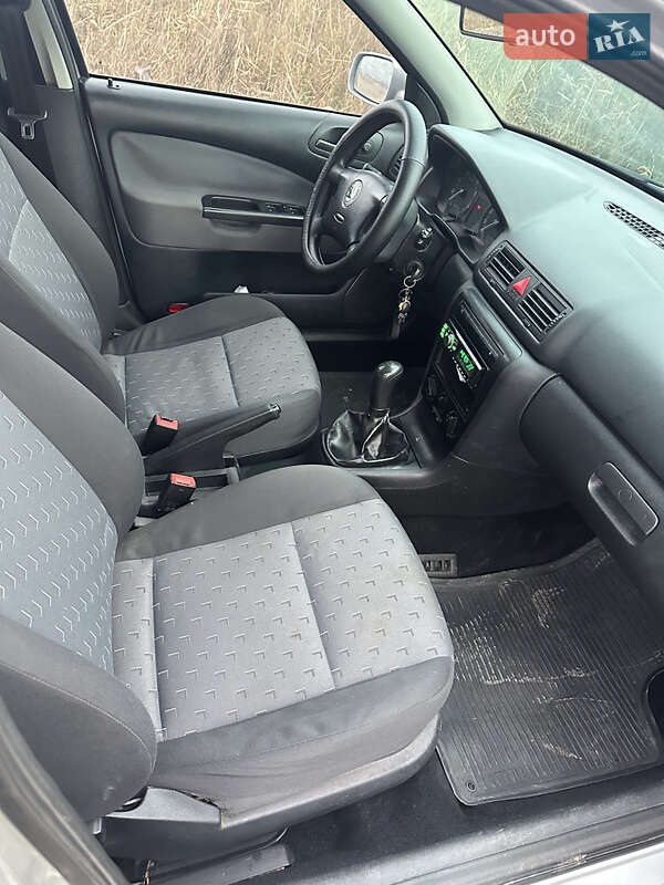 Лифтбек Skoda Octavia 2007 в Южном