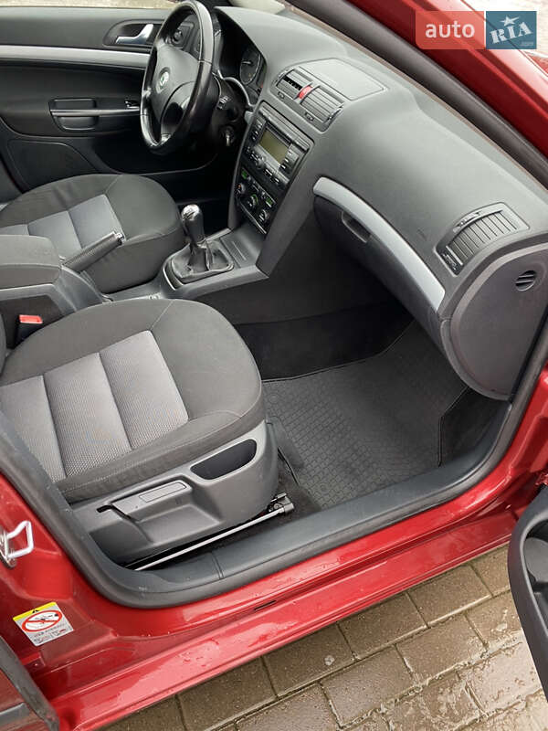 Лифтбек Skoda Octavia 2008 в Ровно