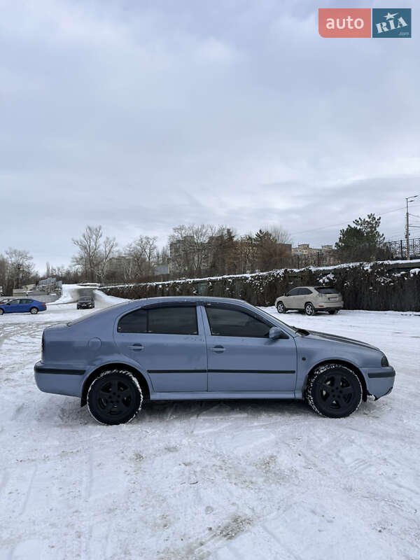 Лифтбек Skoda Octavia 2002 в Днепре
