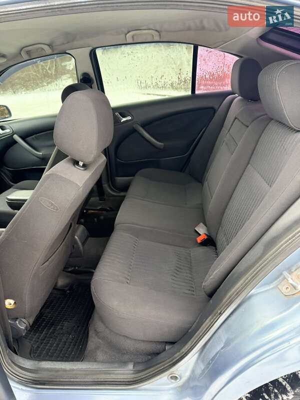 Лифтбек Skoda Octavia 2002 в Днепре