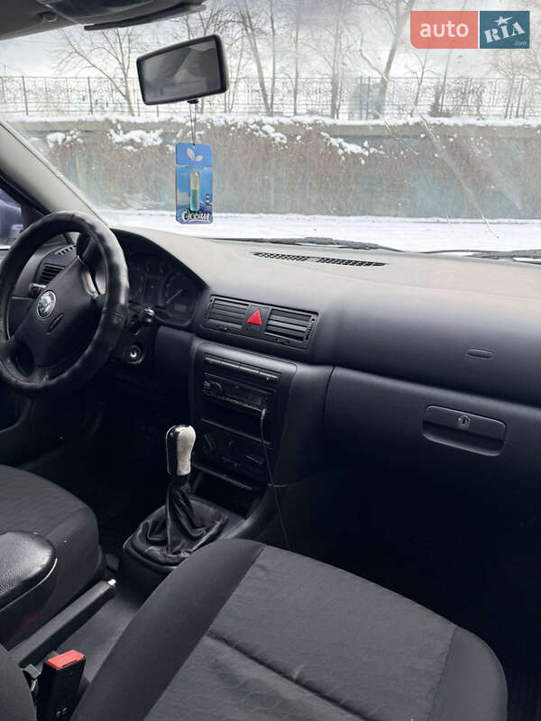 Лифтбек Skoda Octavia 2002 в Днепре