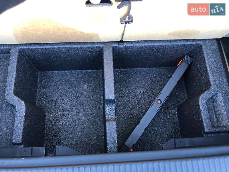 Универсал Skoda Octavia 2015 в Коростене