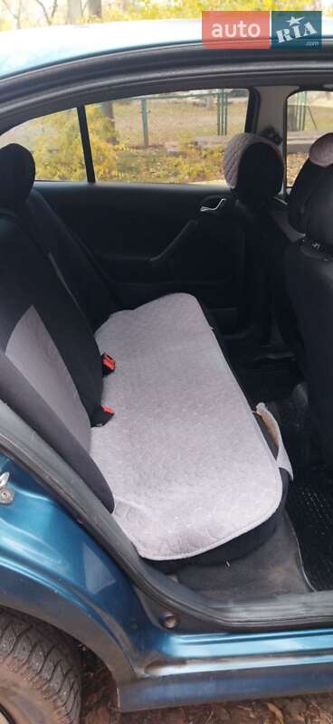 Лифтбек Skoda Octavia 2003 в Кривом Роге