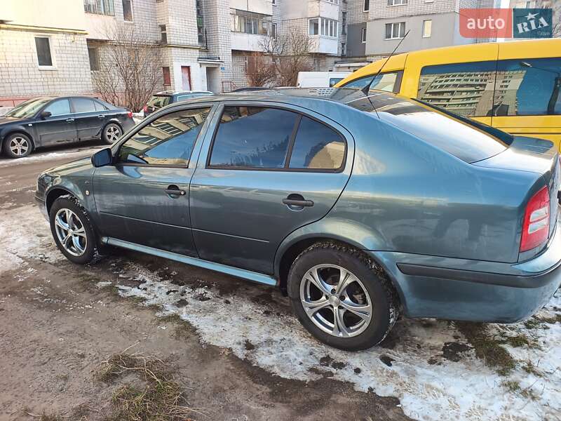 Лифтбек Skoda Octavia 2003 в Львове