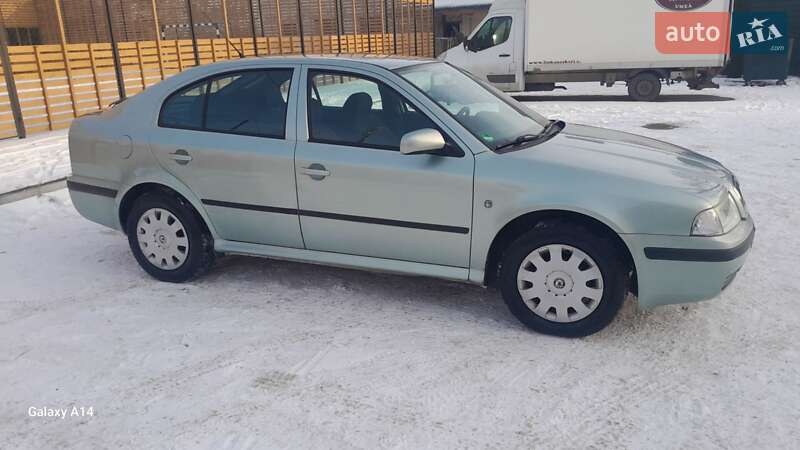 Лифтбек Skoda Octavia 2009 в Луцке