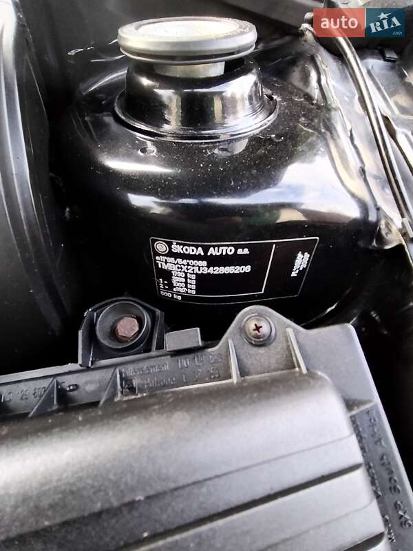 Лифтбек Skoda Octavia 2003 в Умани