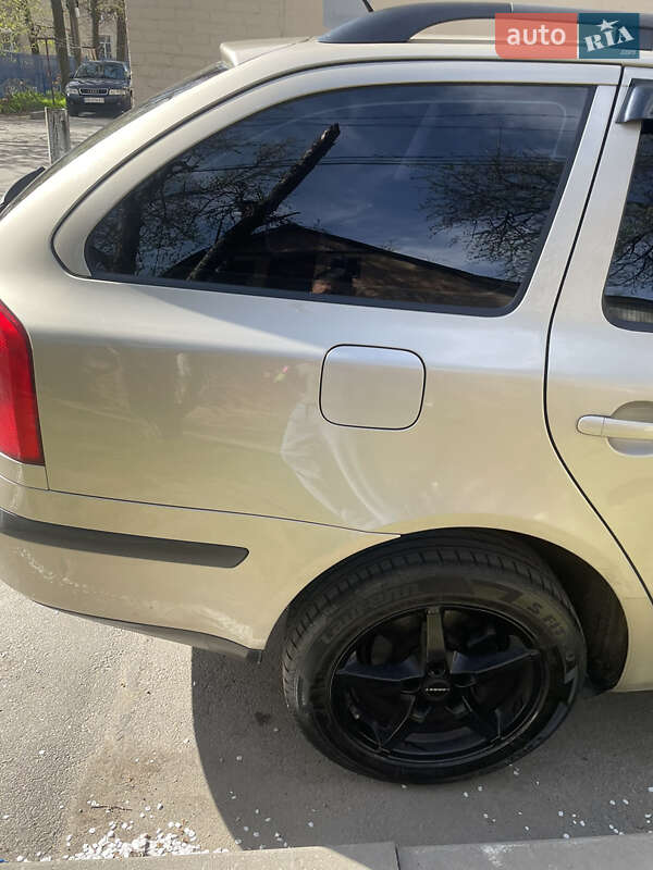 Универсал Skoda Octavia 2005 в Виннице