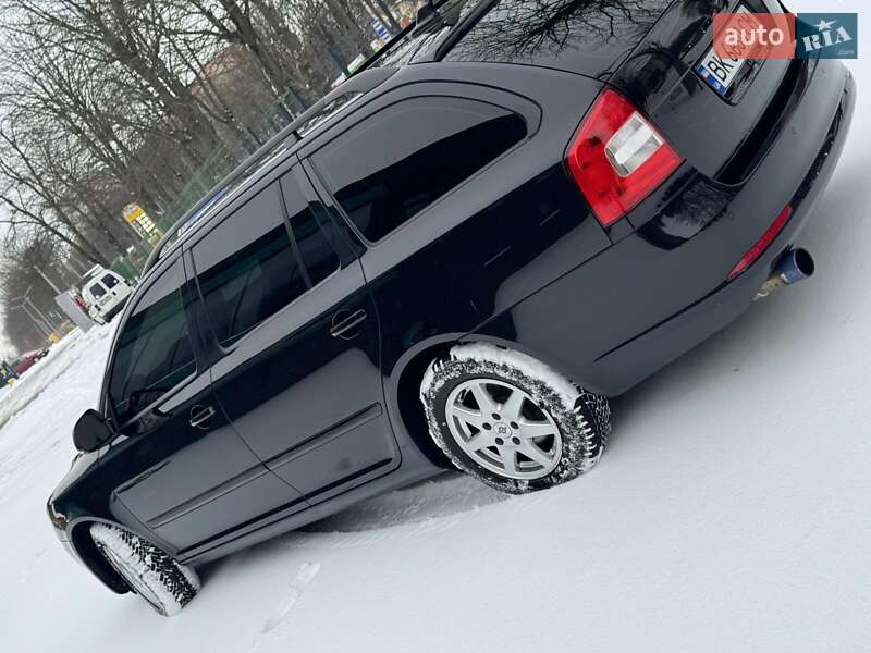 Универсал Skoda Octavia 2011 в Ровно