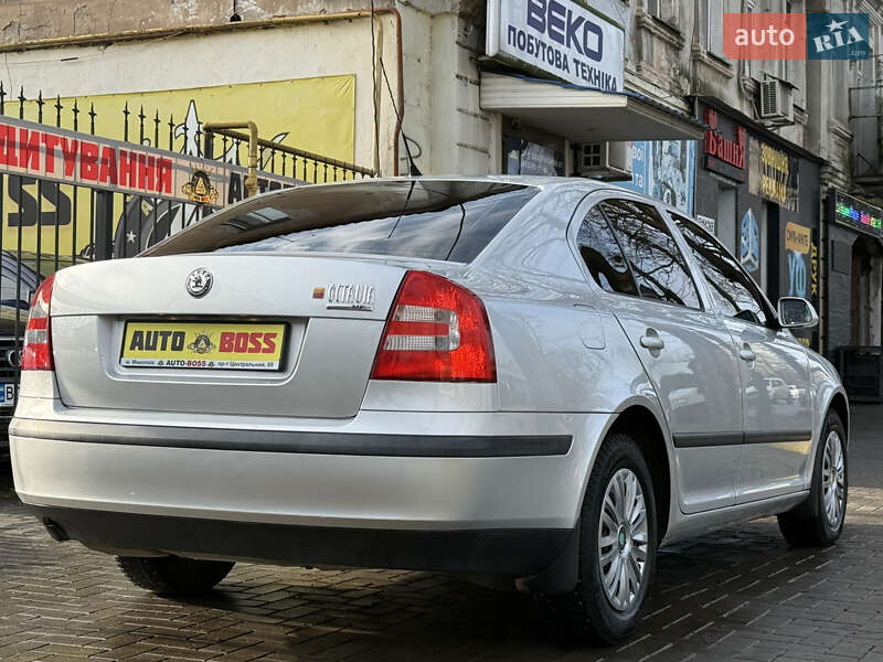 Лифтбек Skoda Octavia 2006 в Николаеве