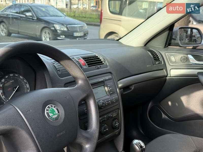Лифтбек Skoda Octavia 2006 в Николаеве