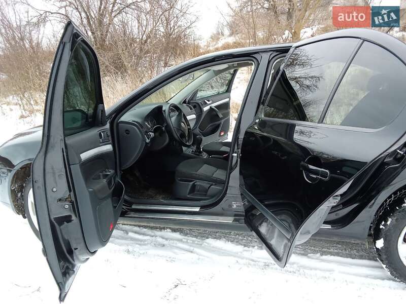 Лифтбек Skoda Octavia 2007 в Остроге