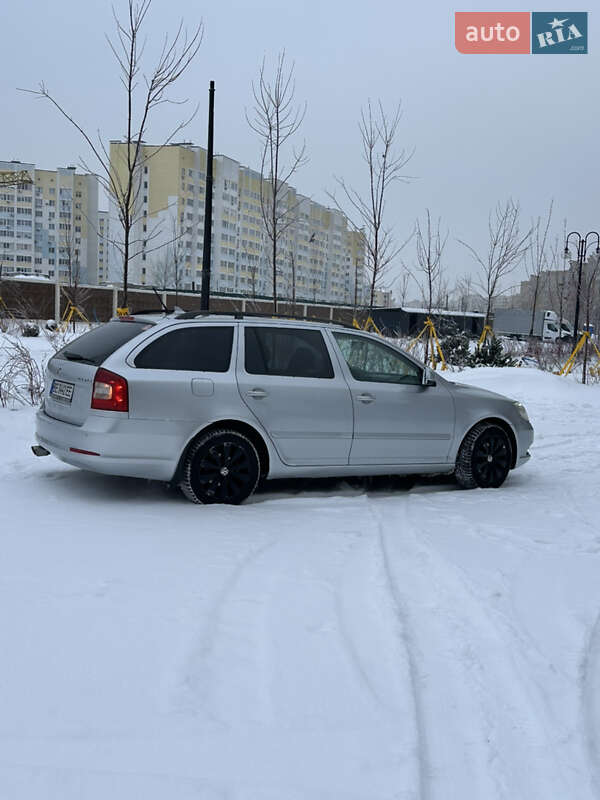 Универсал Skoda Octavia 2009 в Киеве фото 4 Универсал Skoda Octavia 2009 в Киеве