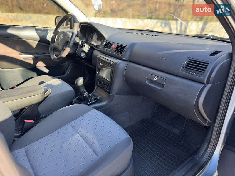 Лифтбек Skoda Octavia 2002 в Кропивницком