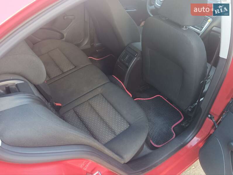 Лифтбек Skoda Octavia 2012 в Смеле фото 12 Лифтбек Skoda Octavia 2012 в Смеле