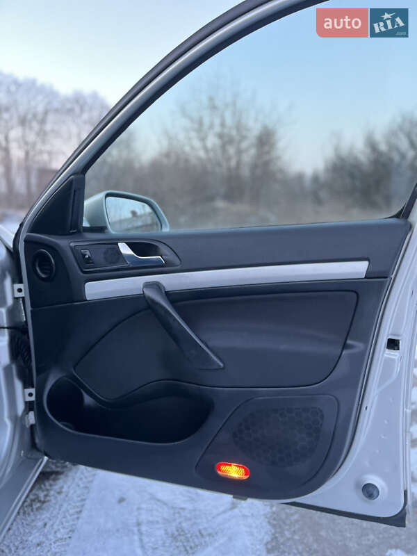 Универсал Skoda Octavia 2005 в Хороле фото 27 Универсал Skoda Octavia 2005 в Хороле