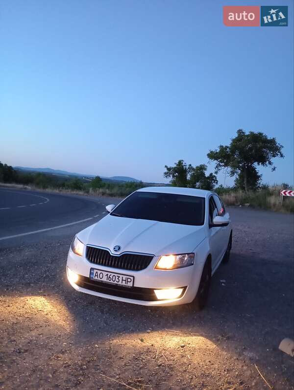 Лифтбек Skoda Octavia 2016 в Ужгороде