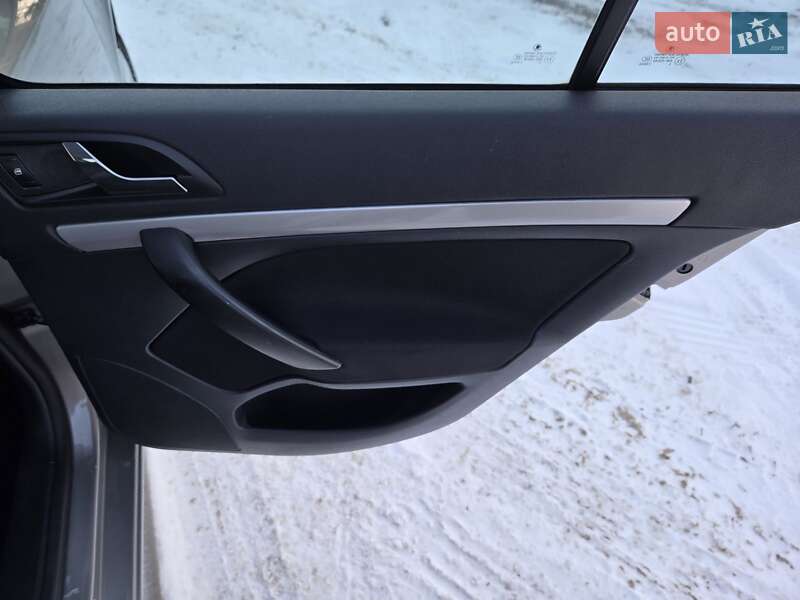 Лифтбек Skoda Octavia 2009 в Полтаве