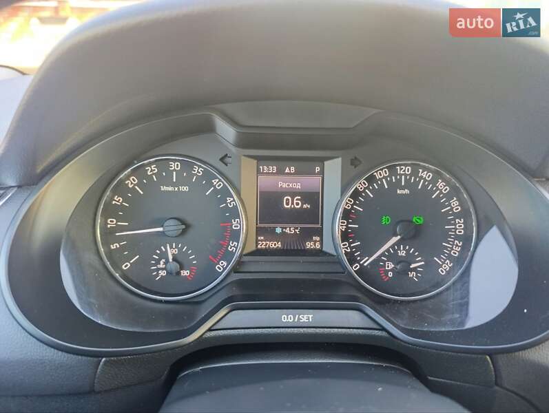 Универсал Skoda Octavia 2015 в Ровно