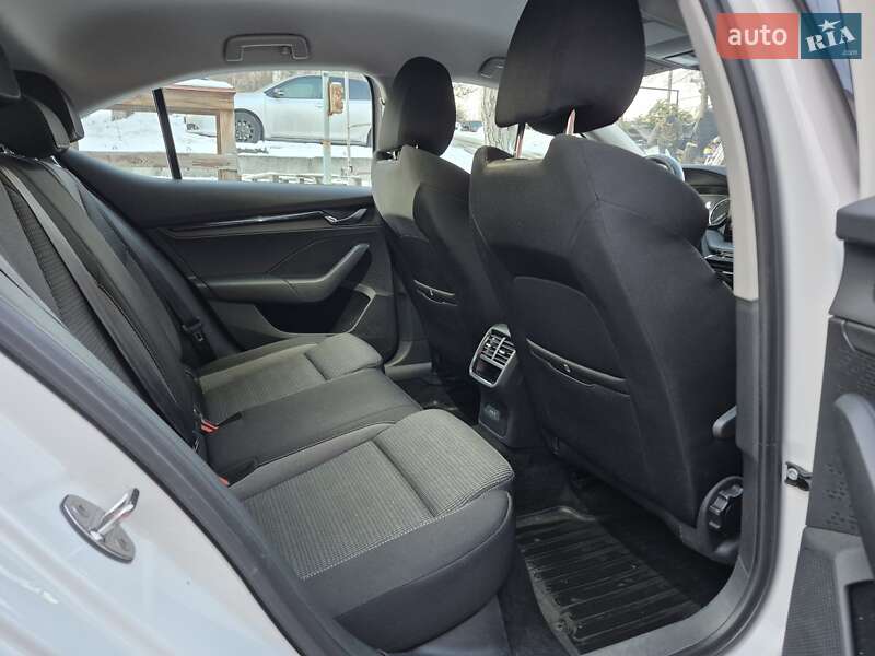 Ліфтбек Skoda Octavia 2021 в Черкасах