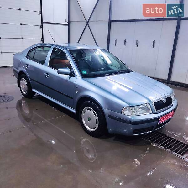 Лифтбек Skoda Octavia 2003 в Хмельницком