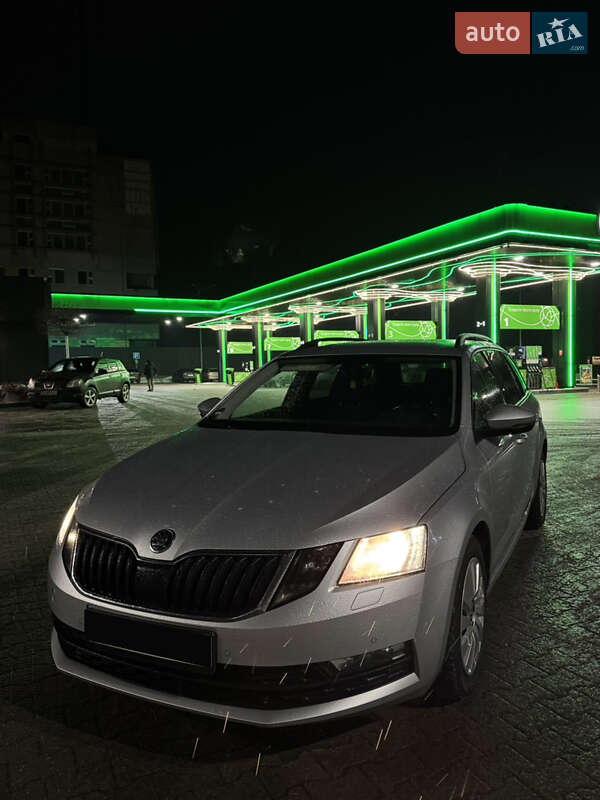 Універсал Skoda Octavia 2017 в Черкасах