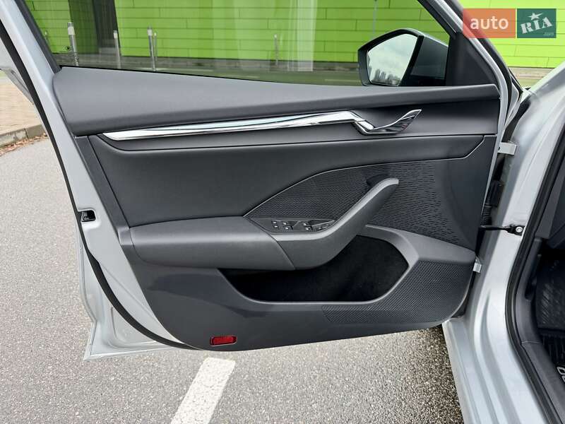 Лифтбек Skoda Octavia 2022 в Киеве